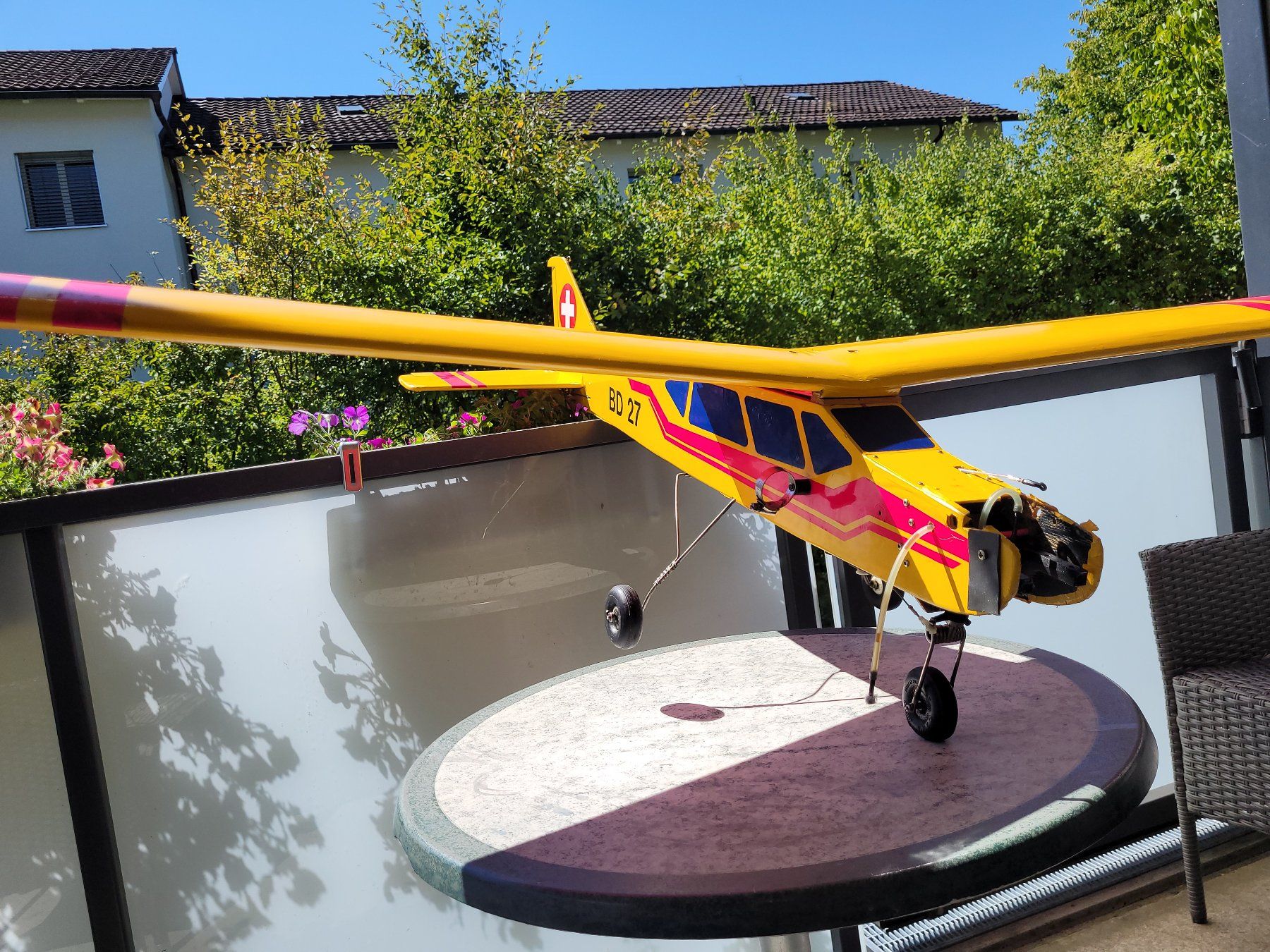 RC Modellbau: Alter Trainer, ohne Motor, mit allen Servos – Defekt aus Winterthur von testi67 1