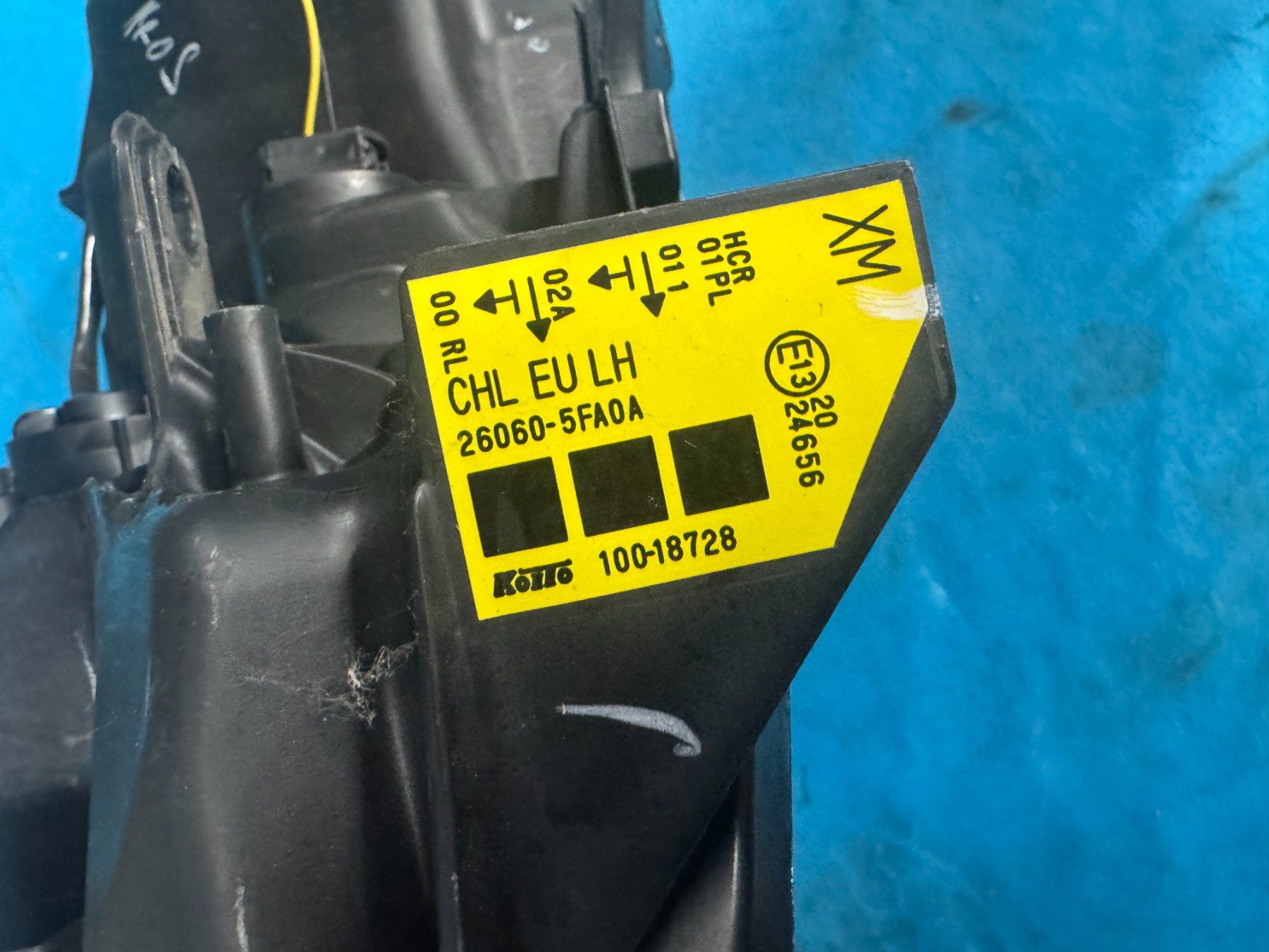 Nissan Fari: Scheinwerfer links Nissan Micra K14 – Usato da Berneck venduto da garagekaufmann 2