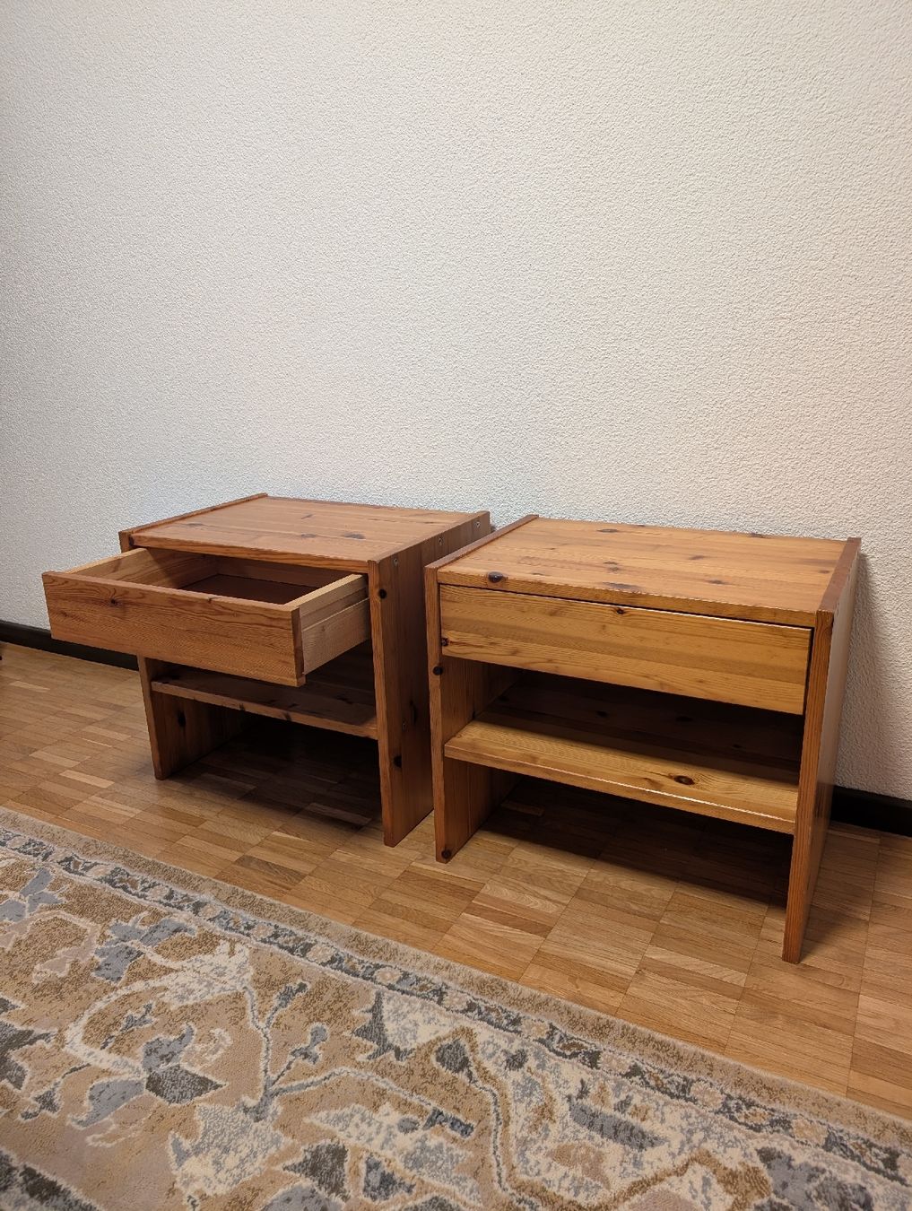 Comodini: Nachtisch Holz 2x – Usato da Adligenswil venduto da cel_l7zj