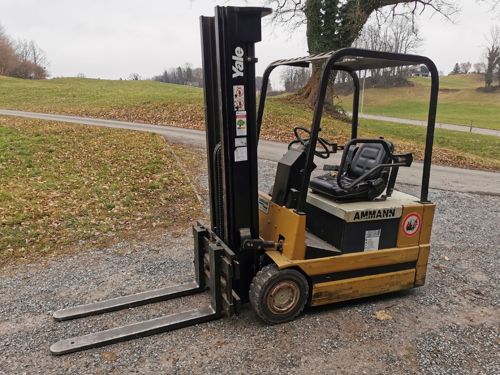 Carrelli elevatori e a forche: Yale Elektro Stapler – Usato da Benken SG venduto da GSX-R82