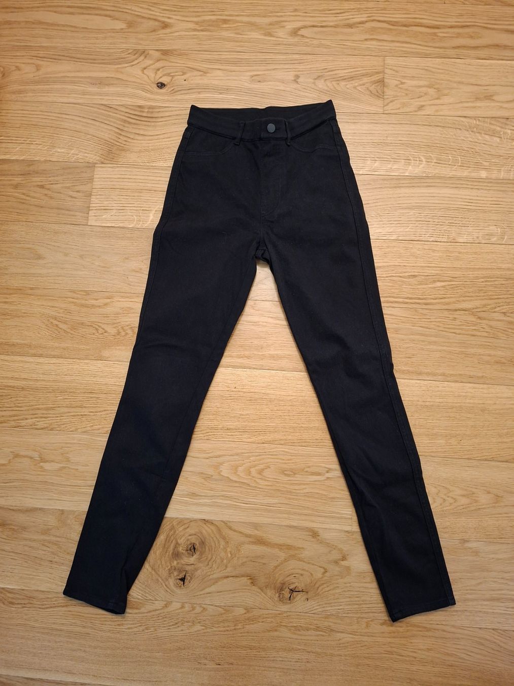Uniqlo Jeans: Uniqlo Jeans S - Heattech – Usato da Liebefeld venduto da fio_xf7g