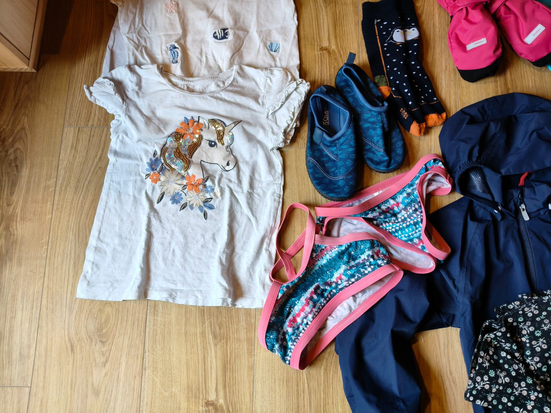 Lotti & Set di vestiti: Kleiderpaket Gr. 128-134 Mädchen – Usato da Sargans venduto da SE3 3