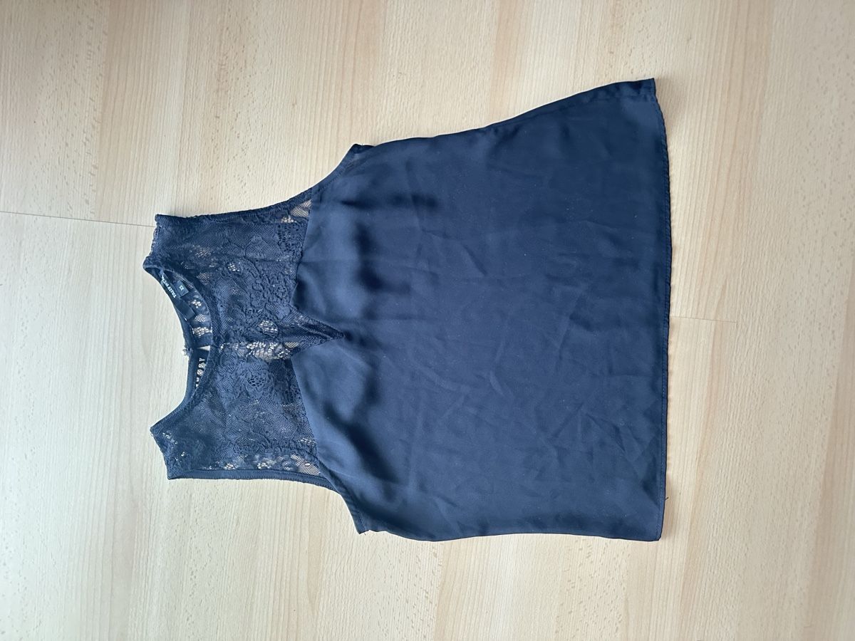 Blusen: Ärmellose Bluse mit Spitze, Grösse XS – Gebraucht aus Lampenberg von Graziella_