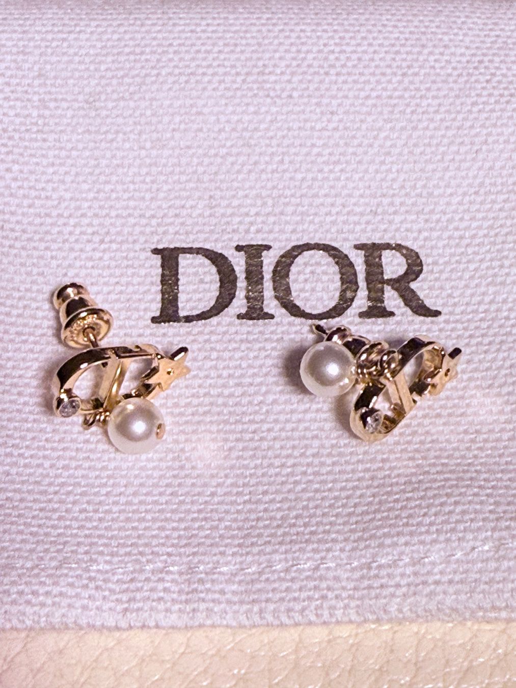 Dior Boucles d'oreille: Dior Ohrringe – Neuf (Voir description) à Zürich par Kassandra08