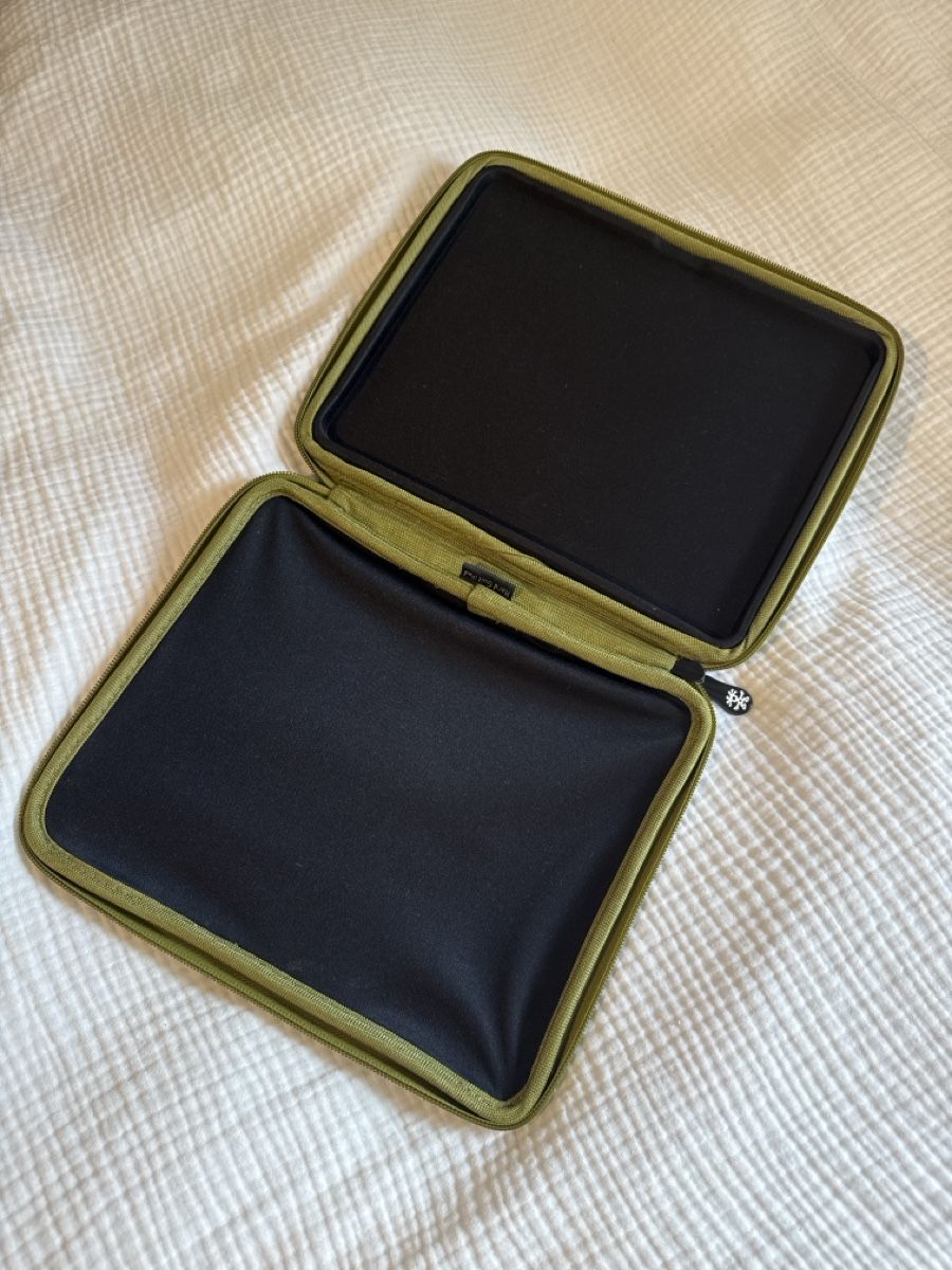 Covers & Taschen: CRUMPLER Hard Shell Tablet Case Olive Green – Gebraucht aus Baden von JellyMonster 5