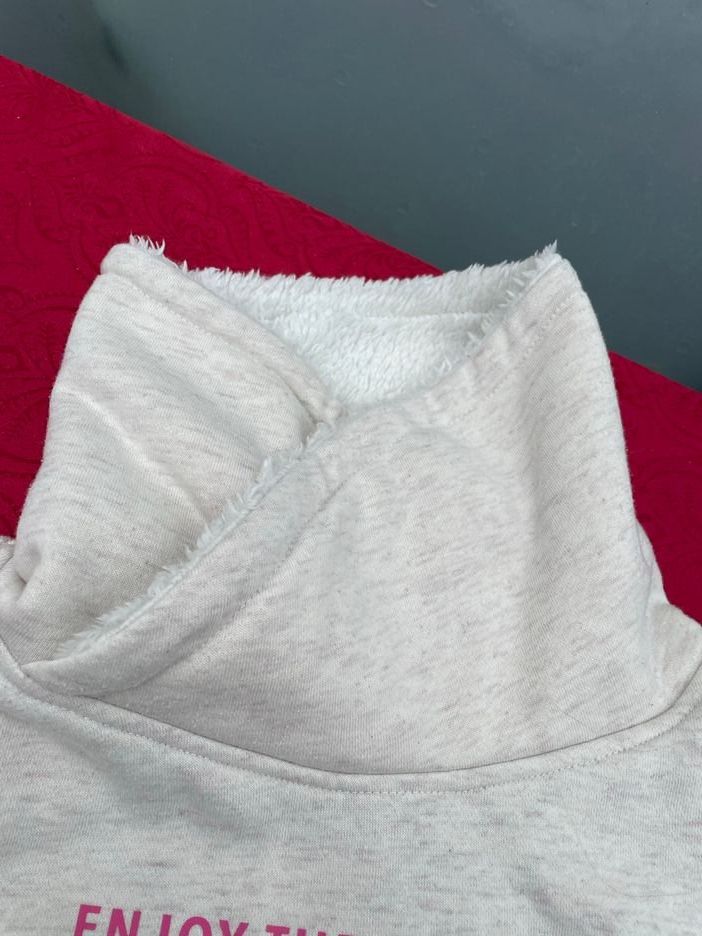 Maglioni & Felpe: Mädchen Pullover gefüttert mit Pferden pageone young 146/152 – Usato da Bergdietikon venduto da antovale 2