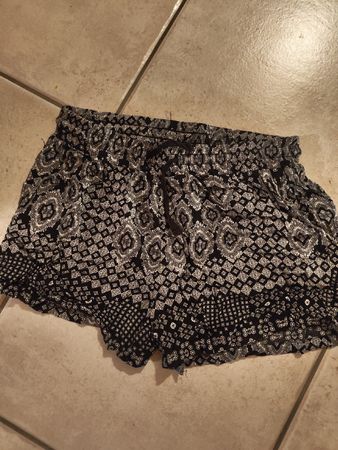 Shorts / kurze Hose / Grösse 40 / schwarz - weiss