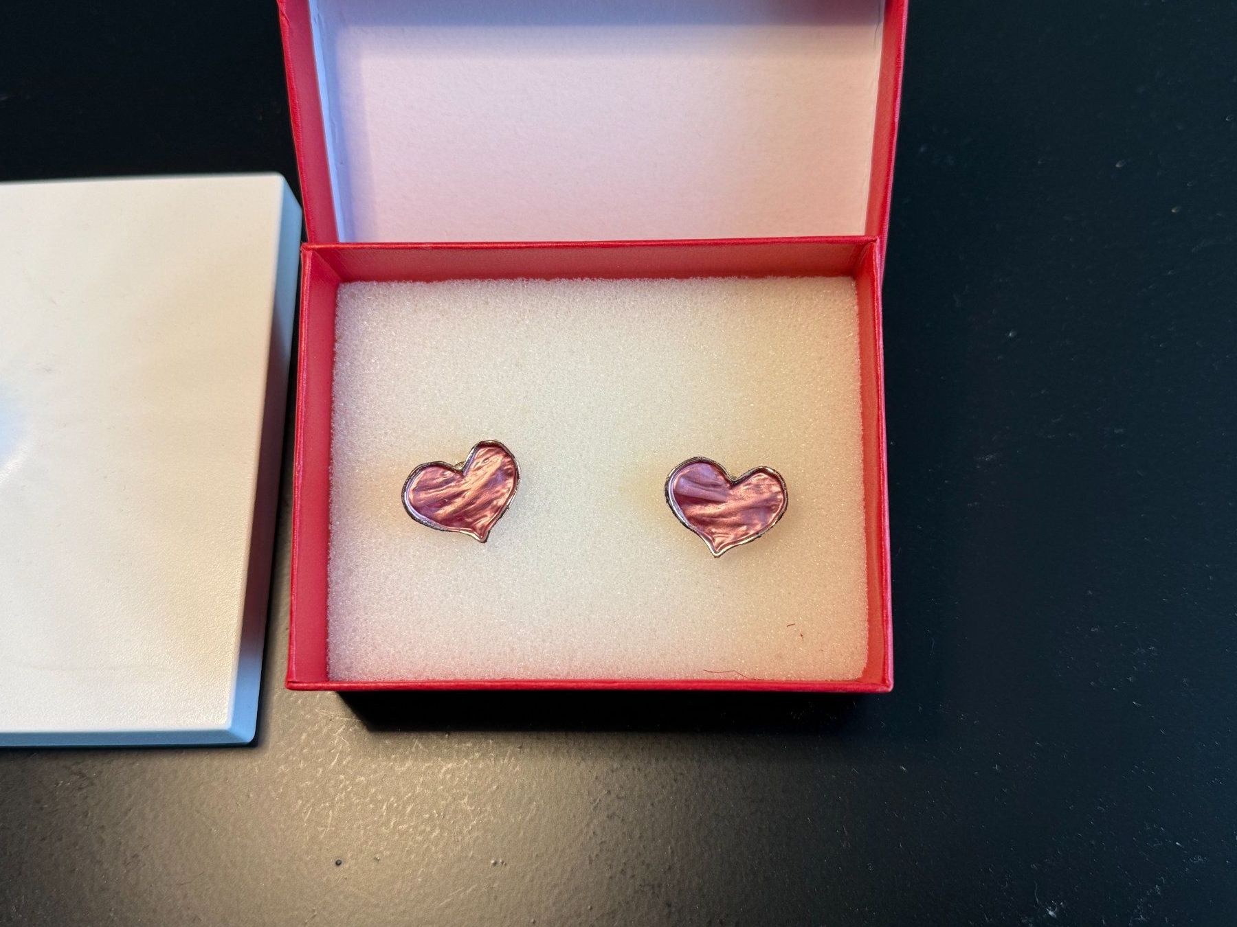 Orecchini pendenti & Orecchini a lobo: Süsse Ohrstecker in Herzform, rosa – Usato da Emmenbrücke venduto da Florentina27 7