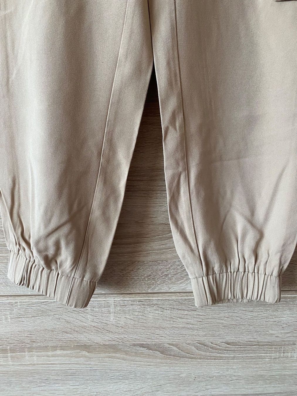 Zara Pantaloni: Pantalon training cargo beige – Nuovo (secondo la descrizione) da Montreux venduto da iza_peche8 2
