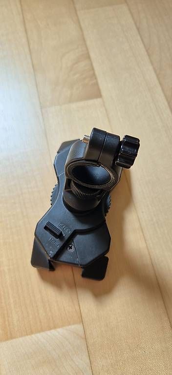 Staffe: Motorradhalterung - Handy/Mobile  – Usato da Sempach venduto da Mr.XY 1