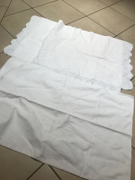 Kissen: 2 Kissen Überzug ca 45x65cm – Gebraucht aus Bergdietikon von antovale