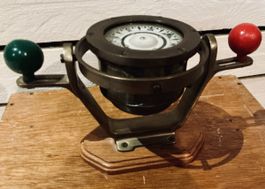 Maritimer Gimbal‑Kompass – Messing – Nautical Compass