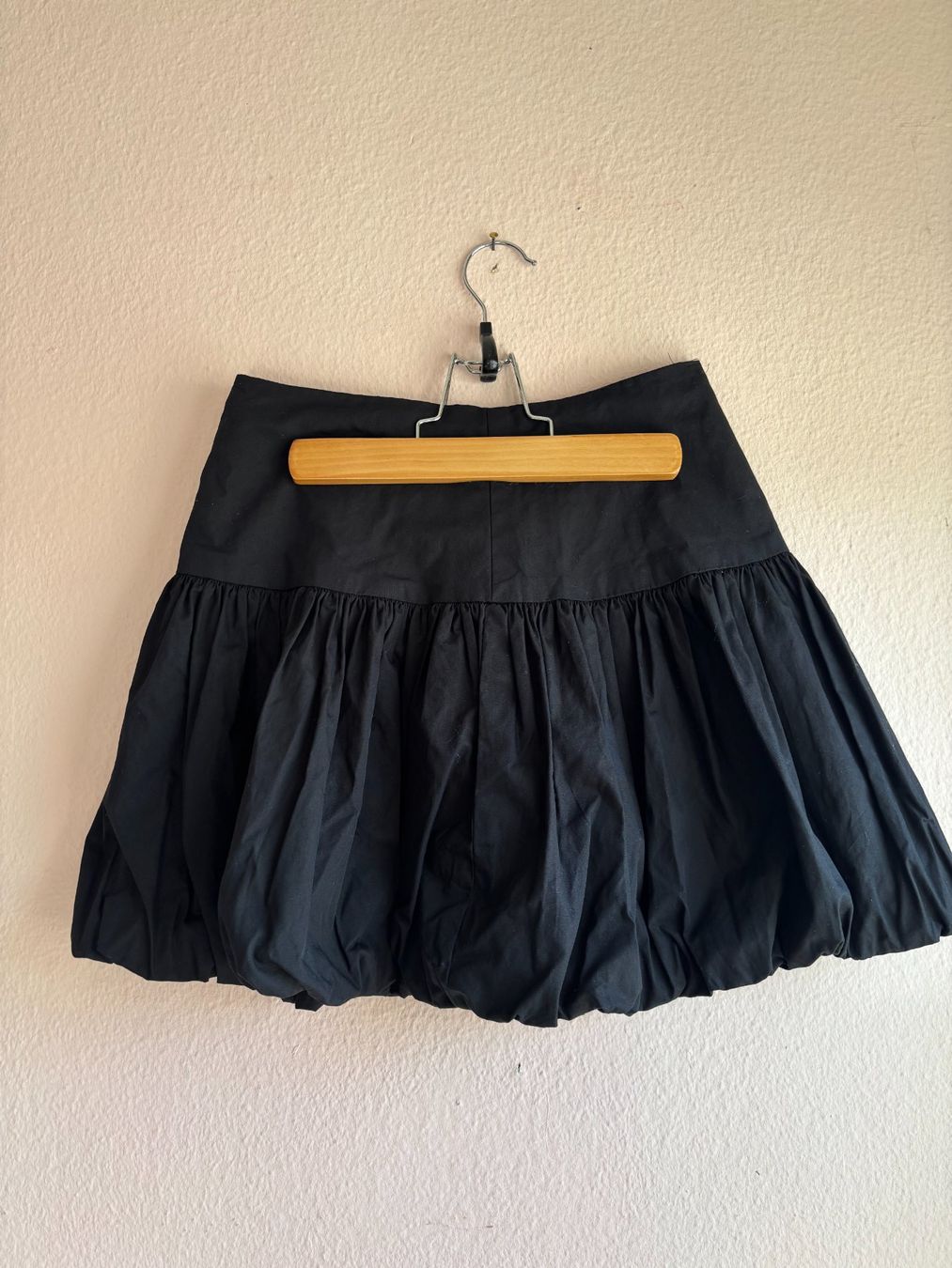 H&M Gonne: H&M Minirock Rüschen – Usato da Basel venduto da ani_bf2c 1