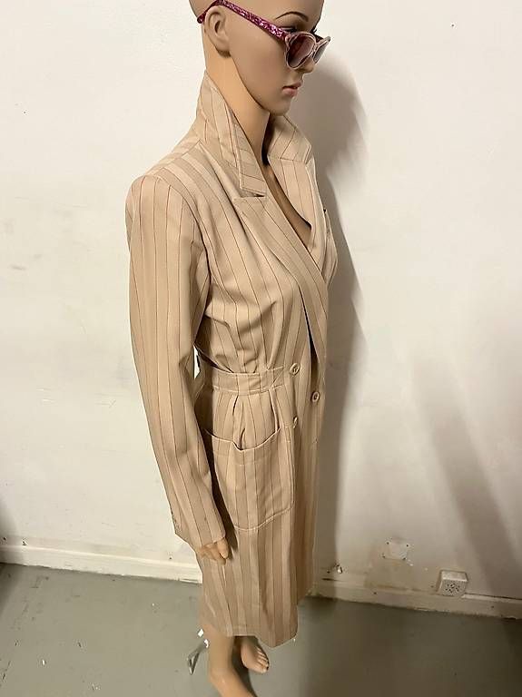 Cappotti: Trench Balmain taille 45 – Usato da Les Acacias venduto da kim_2dxt 1