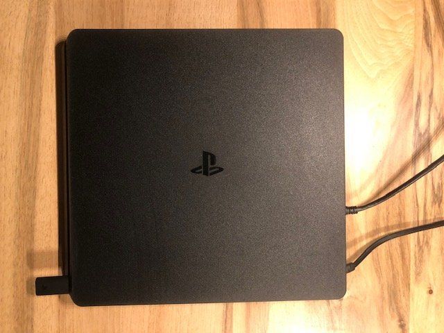 Sony PS 4 Slim 500 GB | Kaufen auf Ricardo