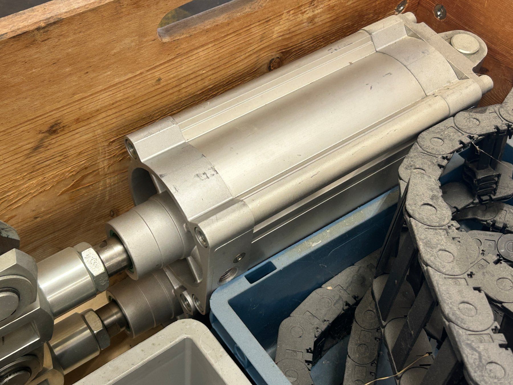 Altre forniture industriali: Posten Pneumatikzylinder – Usato da Zofingen venduto da Maschinenfabrik 4