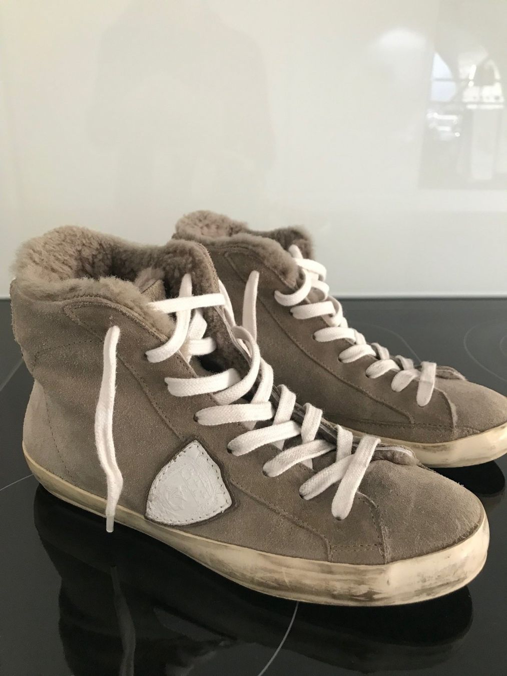 Scarpe da donna: Philippe Model Sneaker mit Fell, Gr. 37 – Usato da Kilchberg venduto da boudoir076