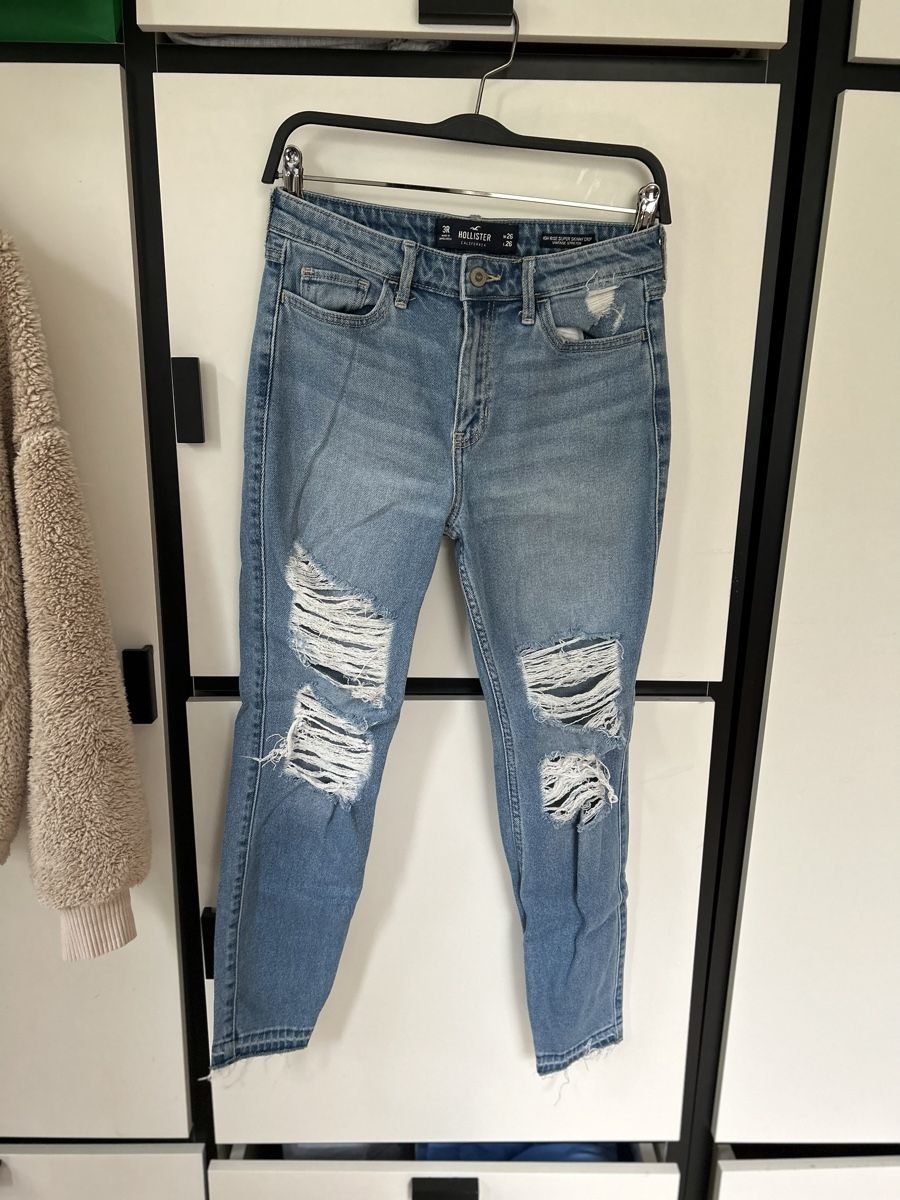 Jeans: Hollister Jeans – Usato da Zürich venduto da del_2dkl