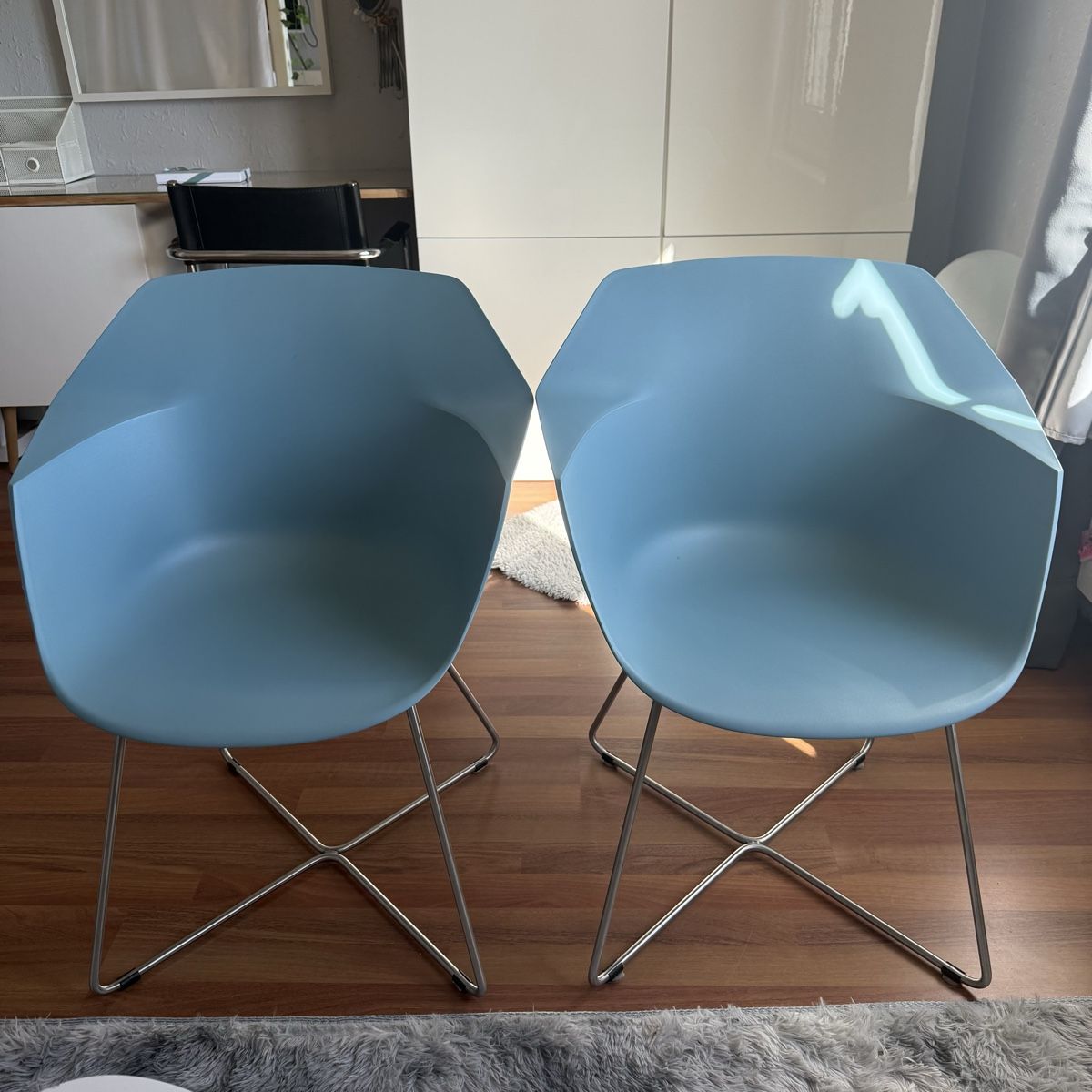 Pfister Sedie: LOT 2 chaises pfister wila  – Usato da Cormondrèche venduto da Mobilier.Design 1