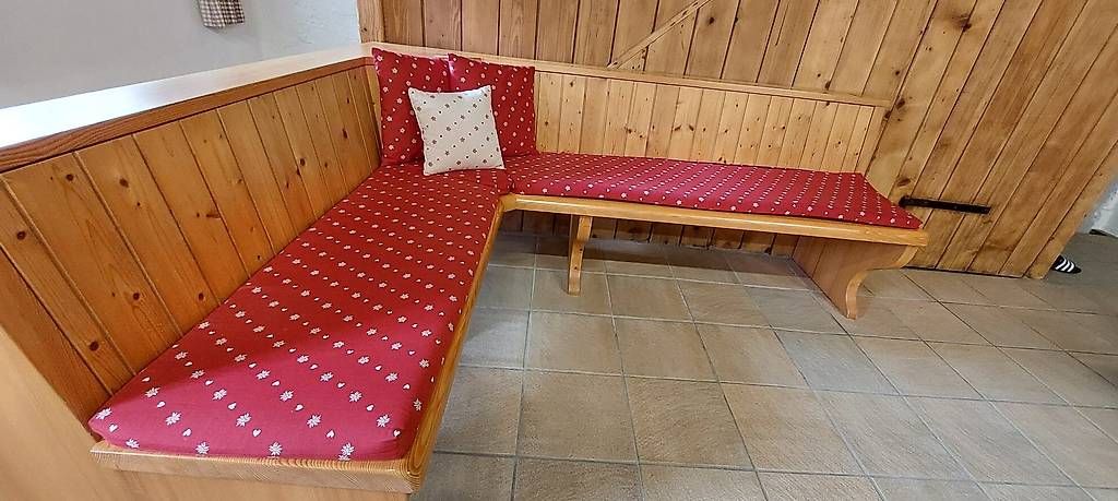 Panchine: Eckbank mit Tisch – Usato da Brüttelen venduto da BaBaer 2