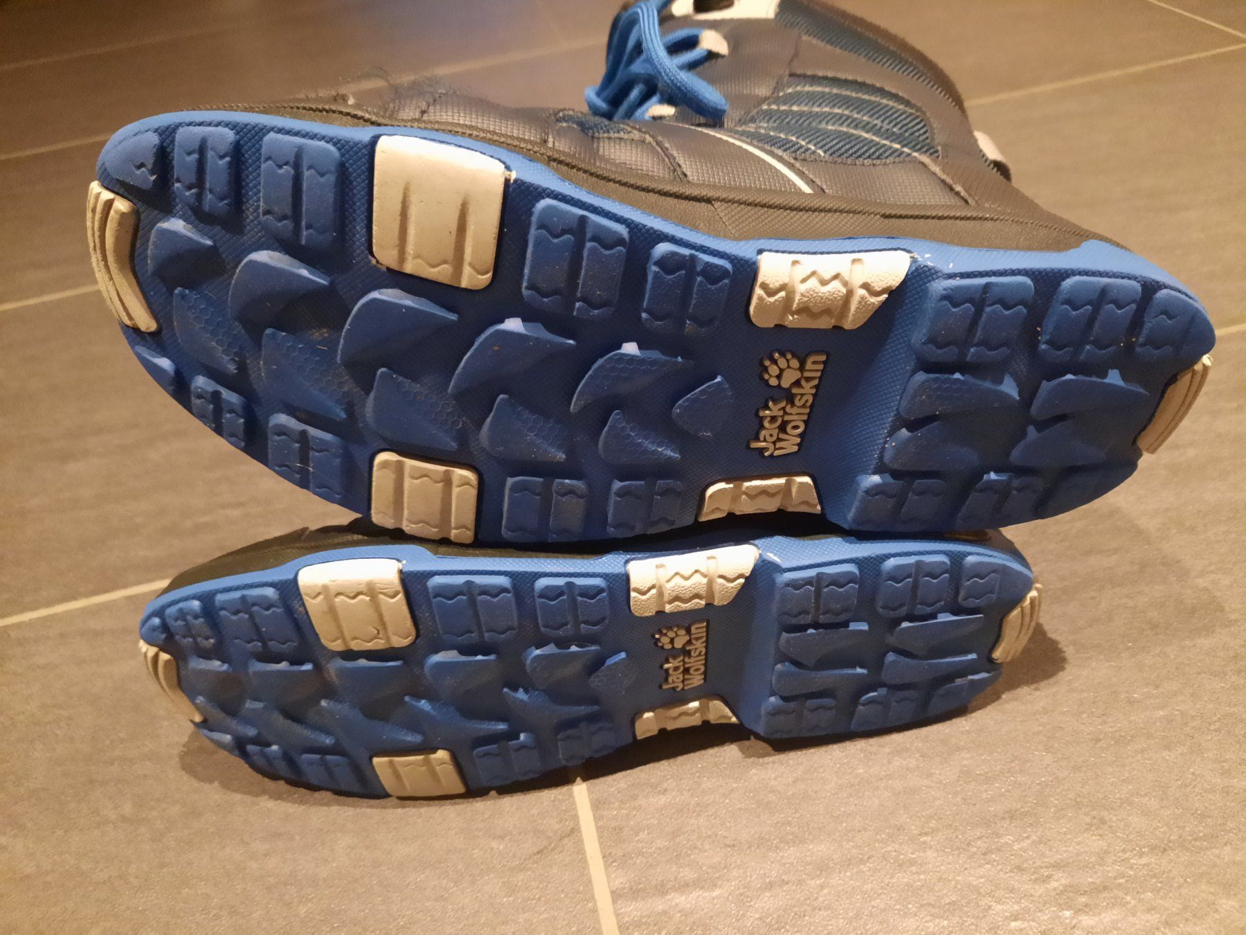 Jack Wolfskin Scarpe per ragazzi: Winterschuhe Jack Wolfskin Gr. 39 – Usato da Rothrist venduto da Ellie 2