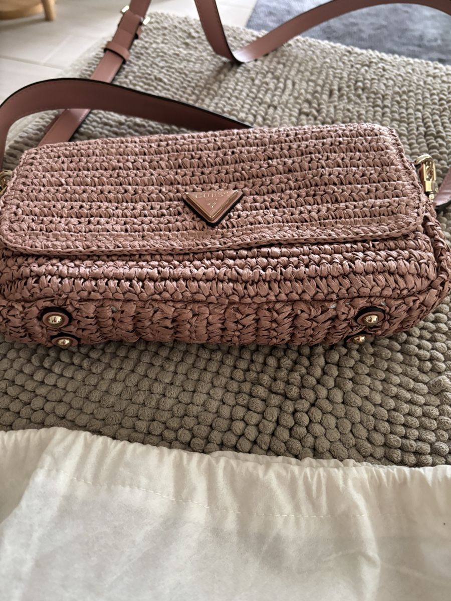 Guess Borse da donna: Guess Tasche coral pink – Usato da Neunkirch venduto da Dama0 1