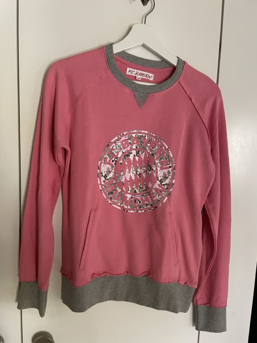 Pullover & Sweatshirts: FC Bayern Pullover pink Grösse XS gebraucht – Gebraucht aus Hochdorf von Wei_Wei
