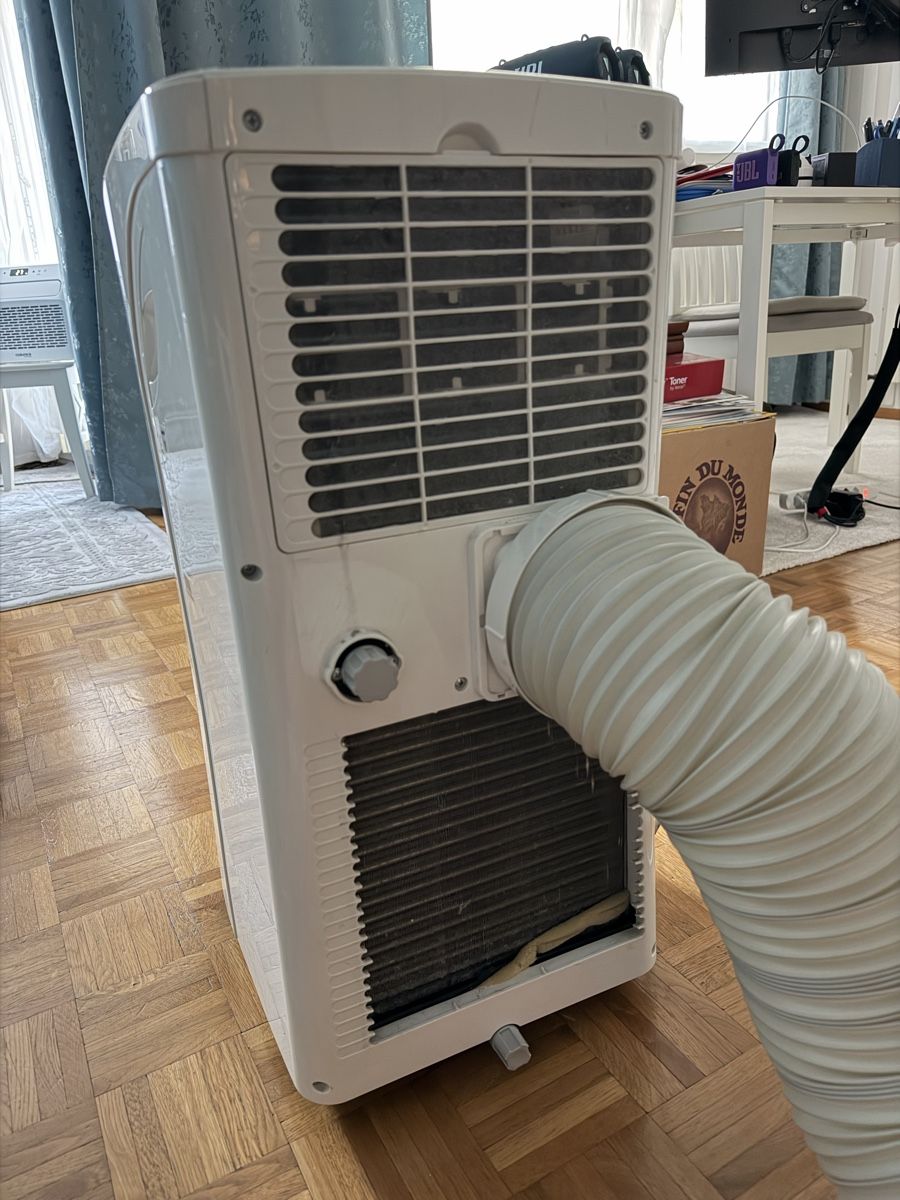 Comfee Klimageräte: Climatiseur mobile Comfee 9000 BTU avec télécommande – Gebraucht aus Lausanne von oenix 2