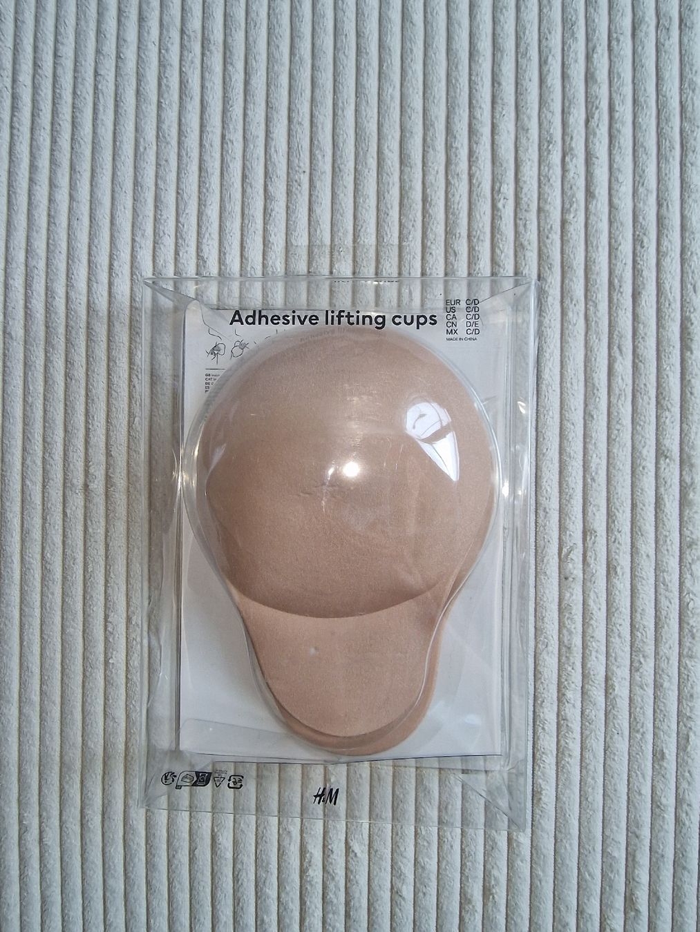 Sonstige Unterwäsche: H&M Adhesive Lifting Cups hautfarben  – Neu (gemäss Beschreibung) aus Winterthur von Winti1993