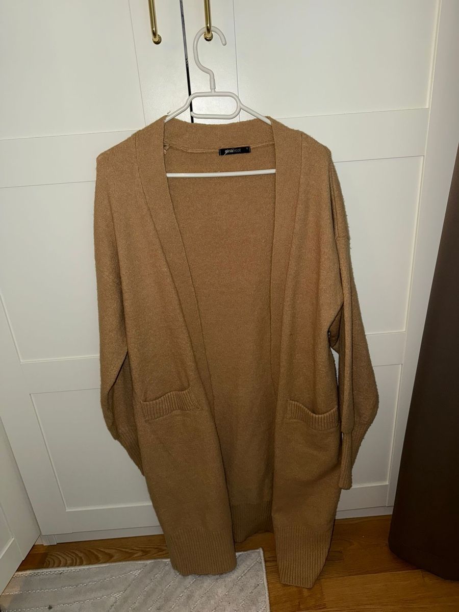 Giacche: Gemütliche Strickjacke in Beige, Gr. S – Usato da Grenchen venduto da Bach94