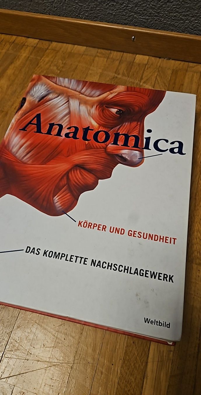 Livres: ANATOMICA von Könemann – D'occasion à Luzern par schuhparadies159