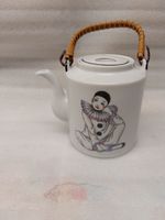 Japanese porcelain teapot from the 1970s/1980s, Pierrot