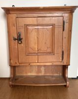Antiker Hängeschrank, massiv, Vintage Look!
