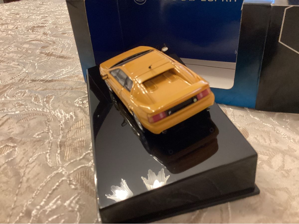 Lotus Modellini d'auto: Lotus Esprit V8 (1996) – Nuovo e nell'imballaggio originale da Flawil venduto da Imperiosud 2