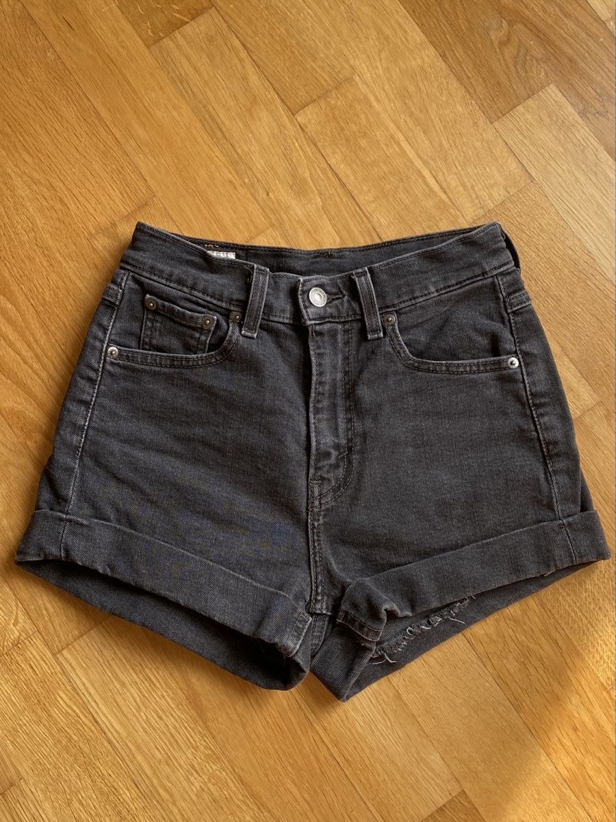 Levi's Jeans: Levi‘s Shorts Gr. 24 – Usato da Bern venduto da Liv_45nl