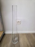 Umgekehrt konische Vase / verjüngt sich nach oben / Glas