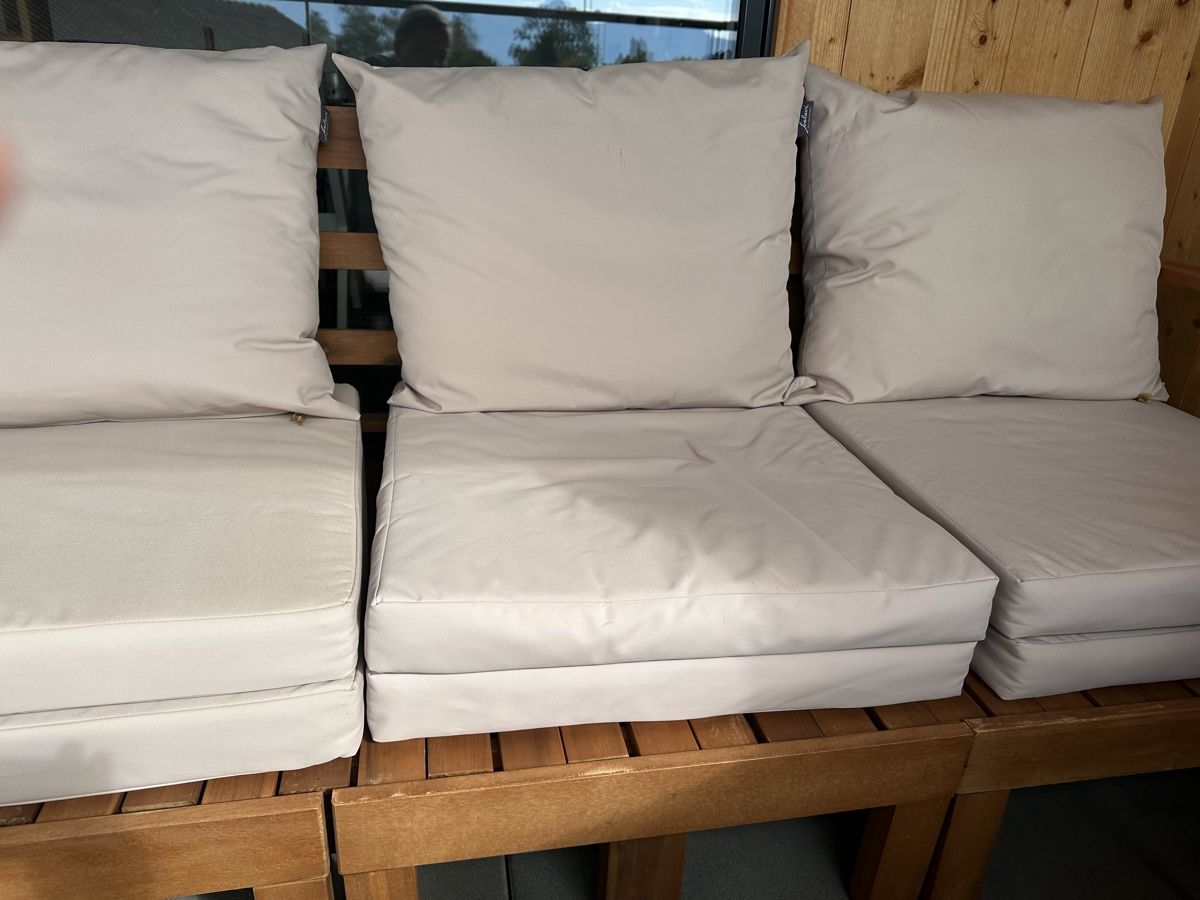 Sofas: Garten-oder Balkonsofa Holz Akazie,  mit Polster beige  – Gebraucht aus Gerzensee von jeff2010 2
