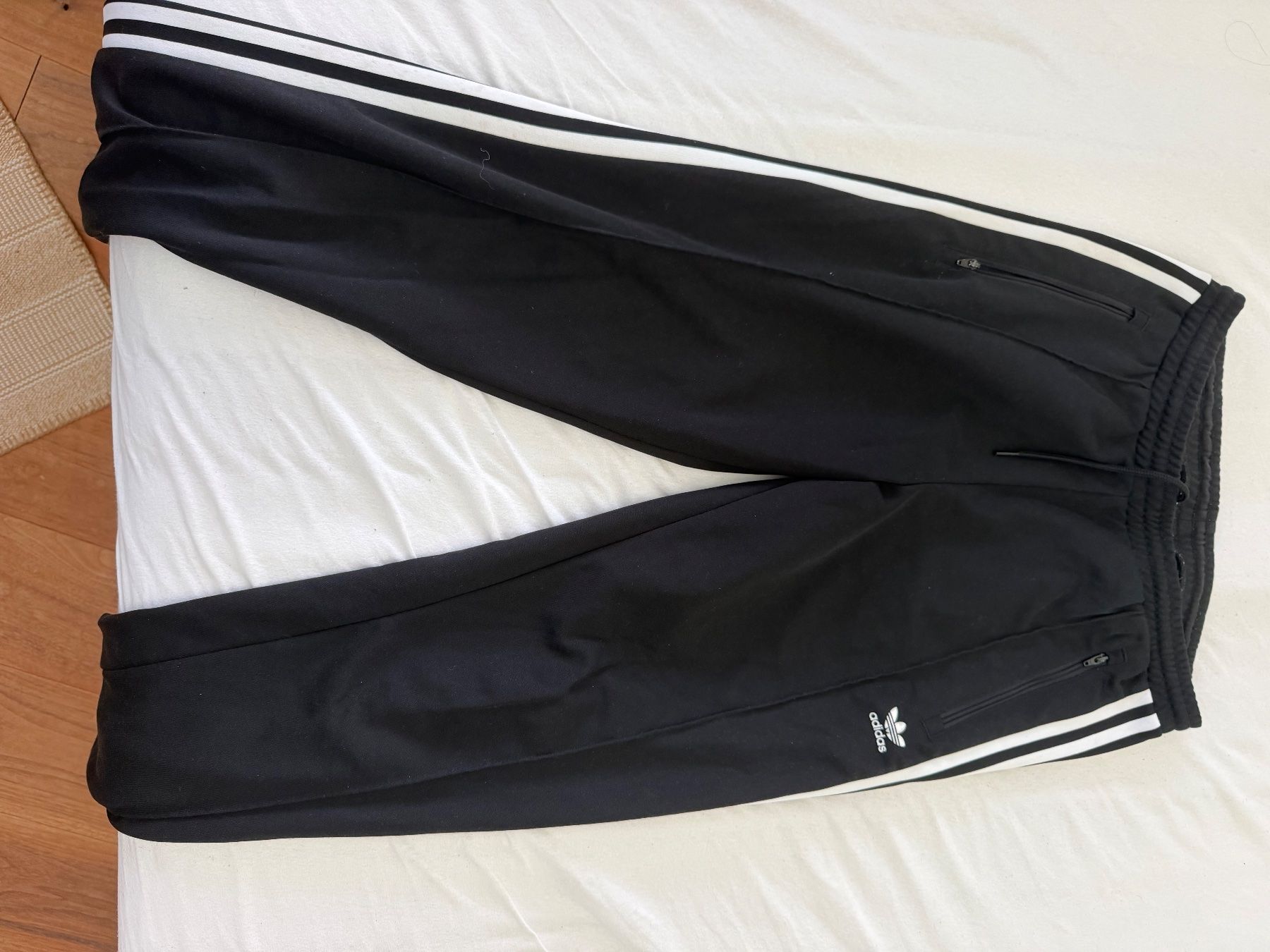 Adidas Hosen: Adidas Jogginghose - M – Gebraucht aus Wettingen von han_skf6