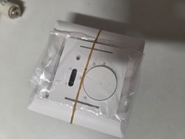 Hager UP-Raumthermostat,weiss kallysto.line,mit Schalter LED