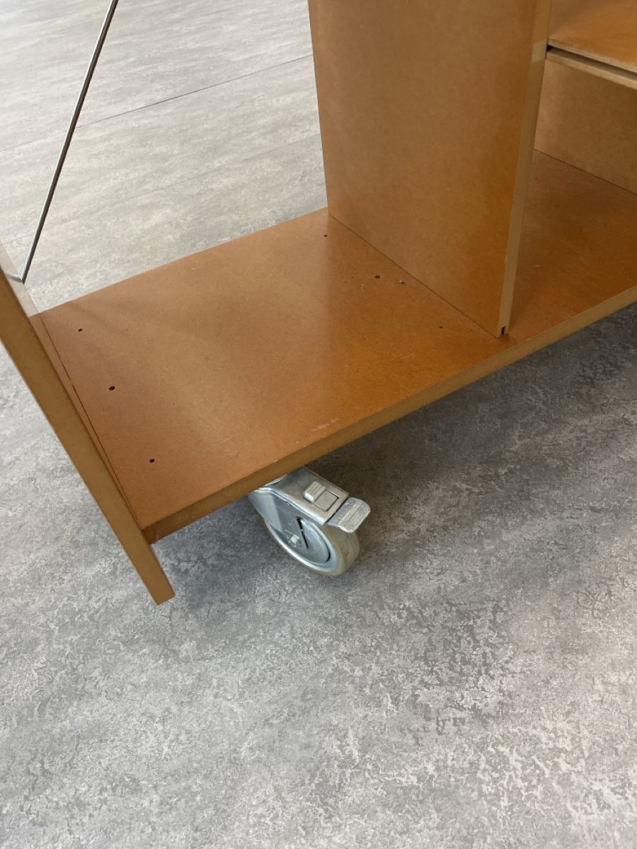 Guardaroba: Design Garderobe auf Rollen – Usato da Illnau venduto da flamingo007 3