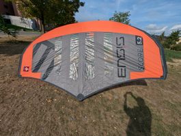 Ensis Wing Score 5.2 orange grau