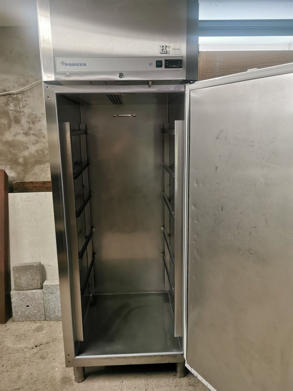 Kühlschrank: Gastro Kühlschrank – Gebraucht aus Oberiberg von Holzmannae 2