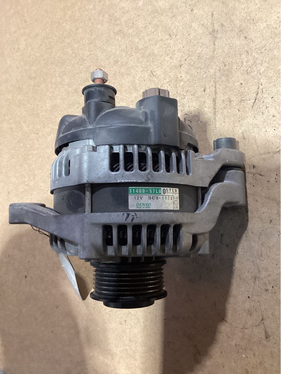 Suzuki Tutti pezzi di ricambio auto: Alternator zu Suzuki SX4 2.0 TD – Usato da Reichenburg venduto da T864RX 1