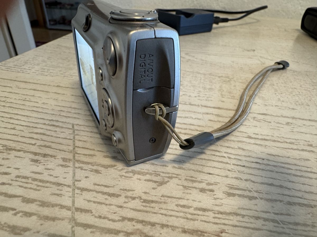 Canon Kamera: Canon ixus 750 Digitalkamera – Gebraucht aus Zunzgen von milesdavis76 4