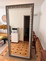 Grosser Ganzkörperspiegel mit dekorativem Silberrahmen