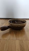 Keramikpfanne mit Stiel braun glasiert, gebrauchter Zustand