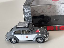Modèle RIO 1:43 Volkswagen Coccinelle Suisse gris/blanc