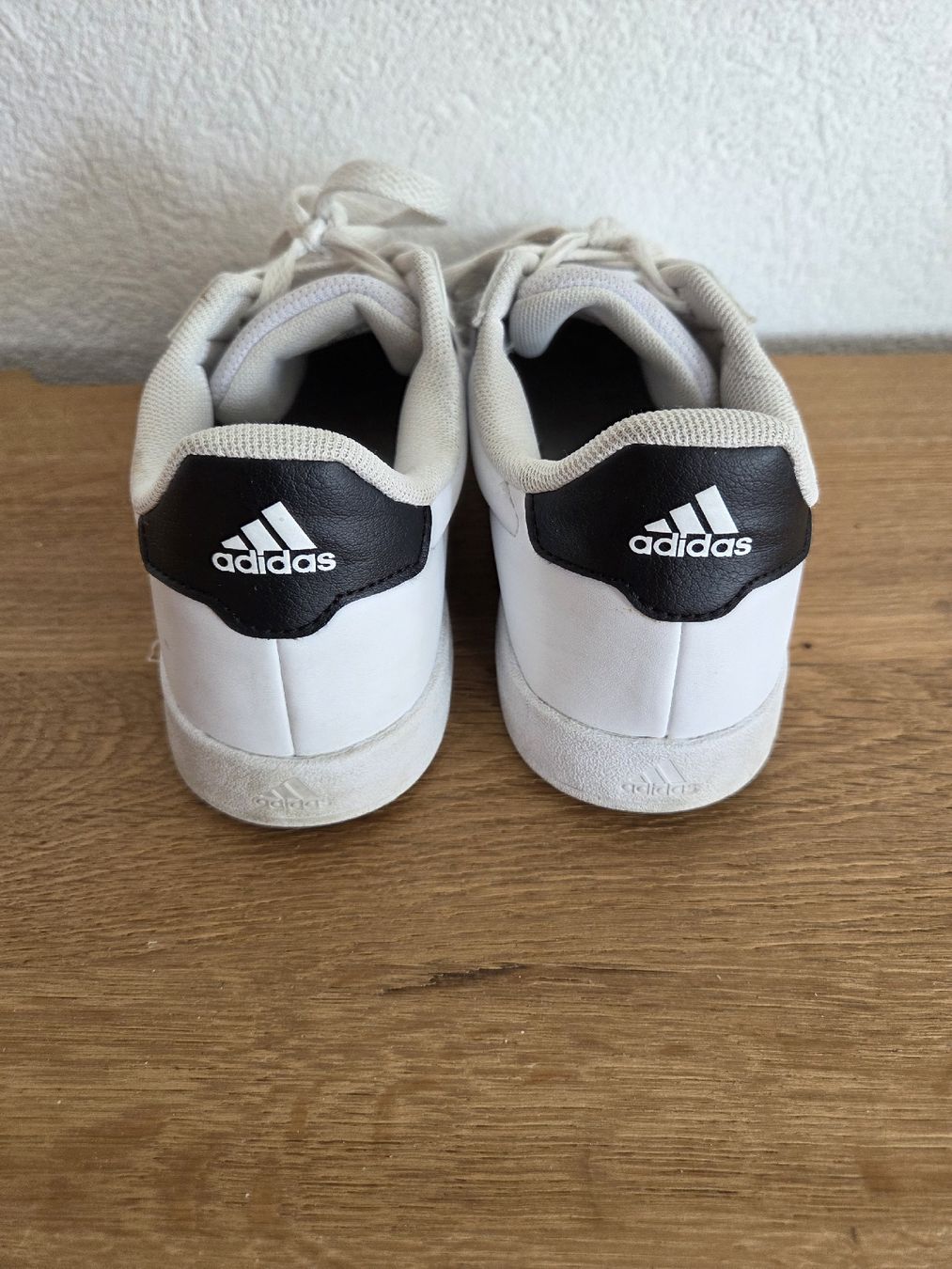 Adidas Scarpe da uomo: Sneaker Adidas weiss Gr.36 – Usato da Zollbrück venduto da Huki1 2