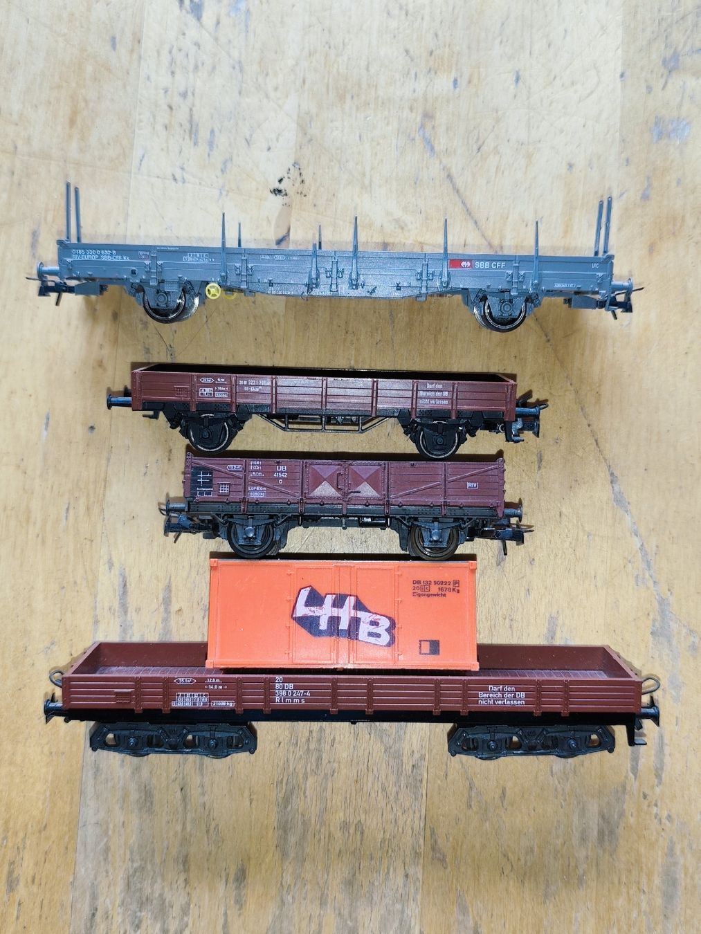 Lima Modellini di ferrovie: Eisenbahnwagen Tiefwandbord Lima – Usato da Brienzwiler venduto da Nytt-och-Bytt 1