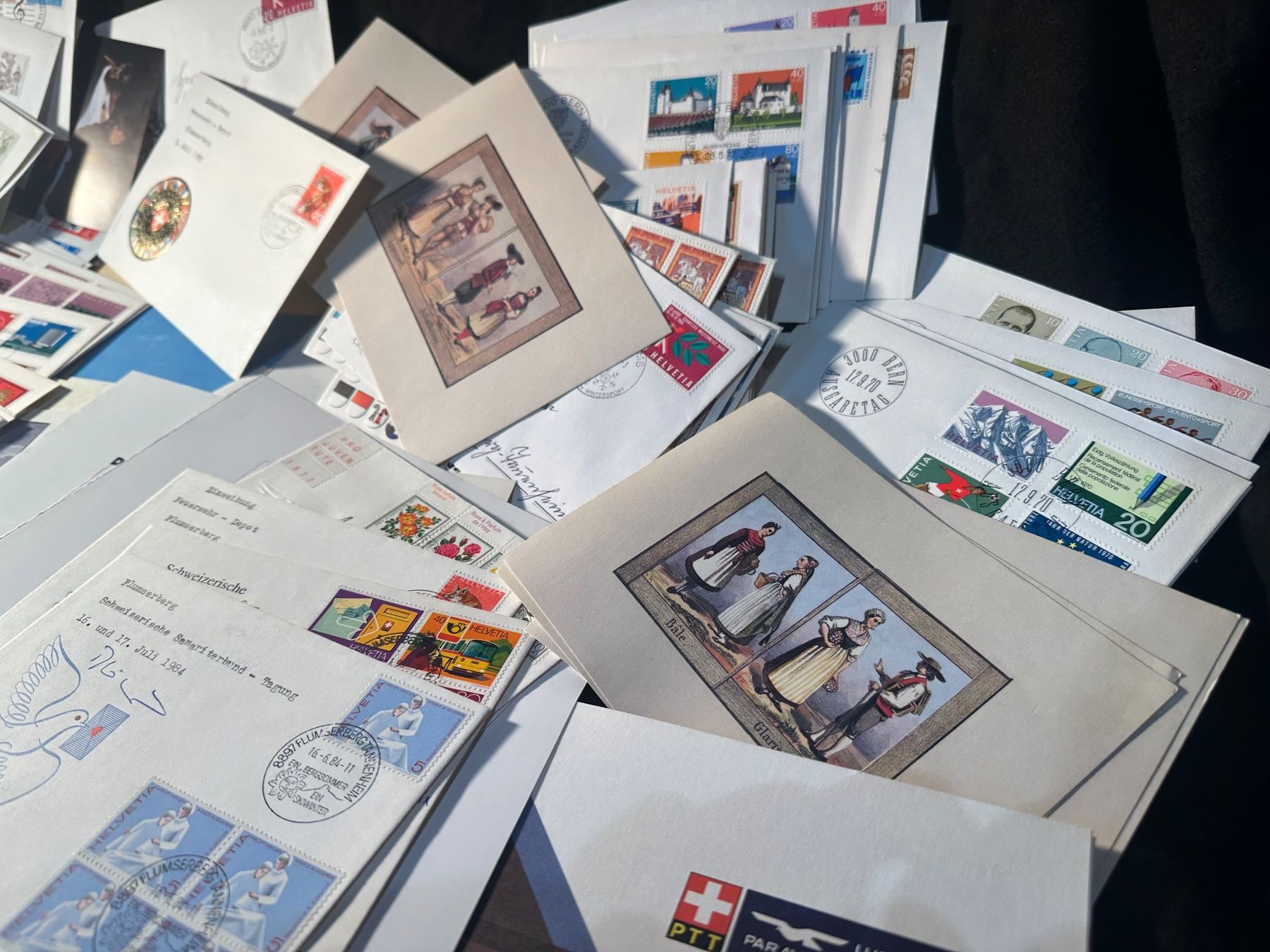 Tous les timbres: Sammlung Briefe Karten Maximumkarten Sonderbriefe FDC usw. – D'occasion à Stettfurt par 2442 3